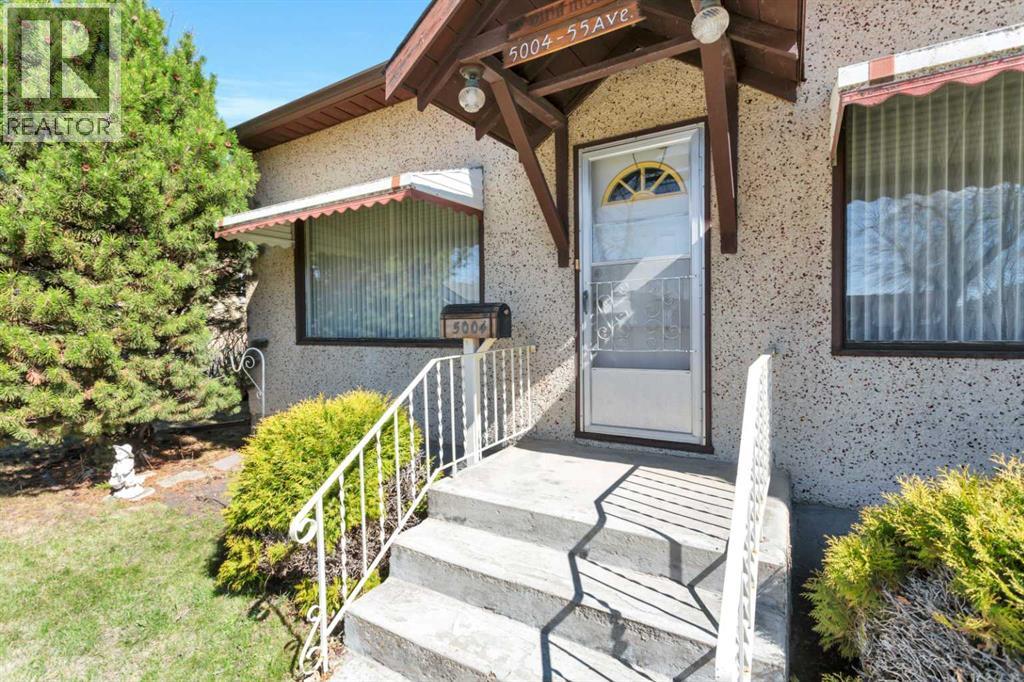 5004 55 Avenue - 4