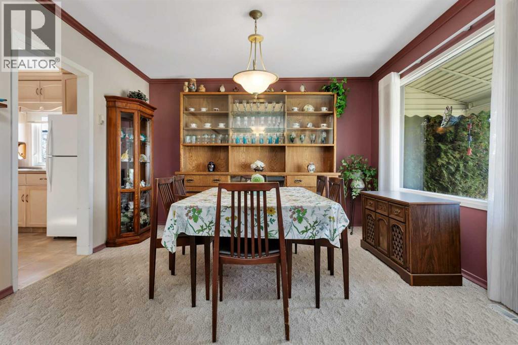 5004 55 Avenue - 9