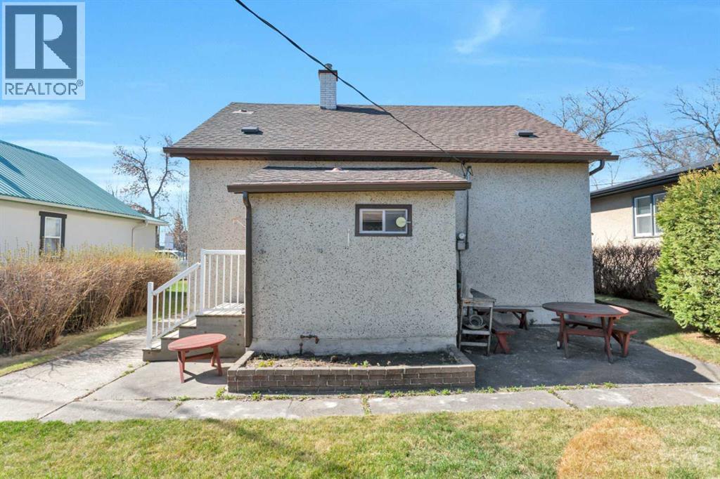 5004 55 Avenue - 29