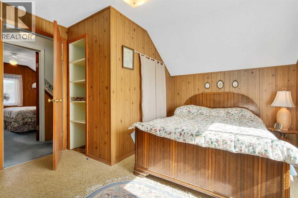 5004 55 Avenue - 24