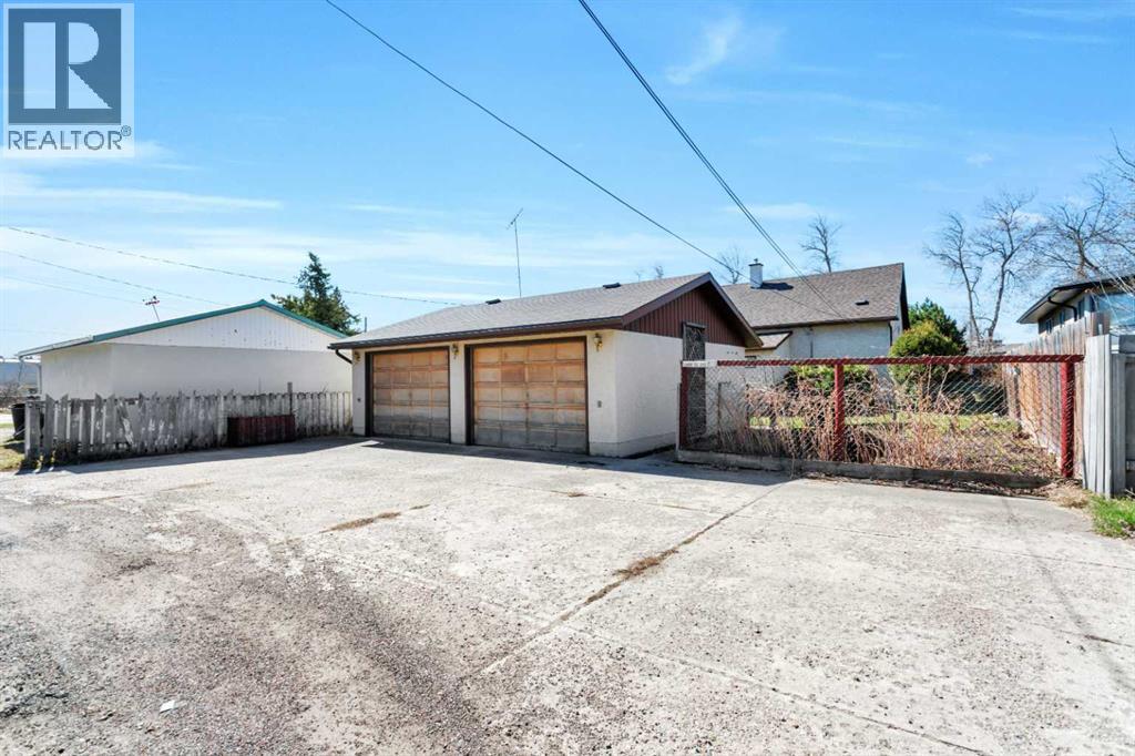 5004 55 Avenue - 36