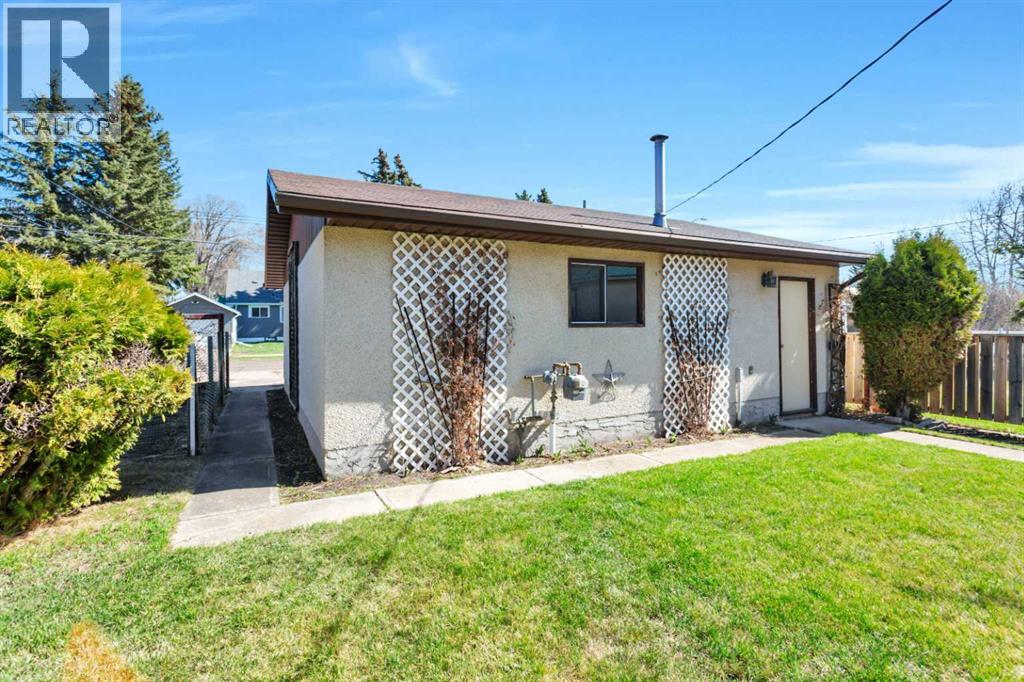 5004 55 Avenue - 34