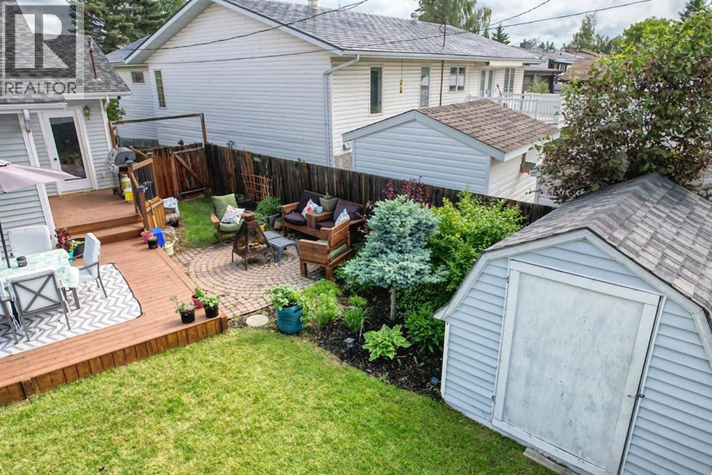 245 9 Street SE - 4
