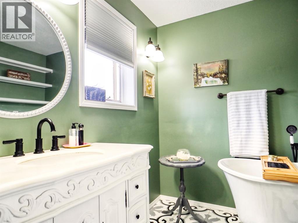245 9 Street SE - 33