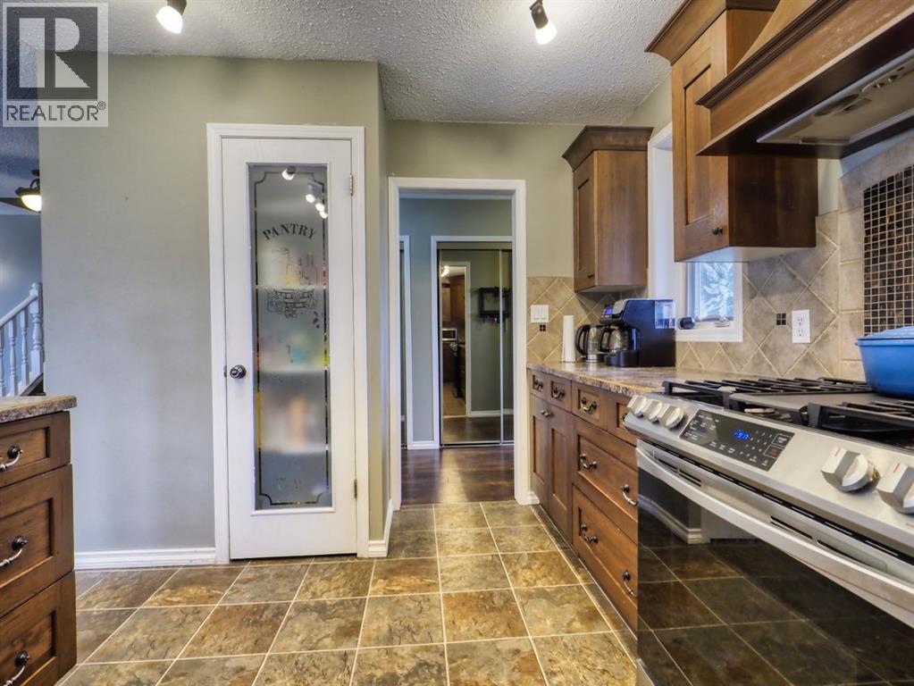 245 9 Street SE - 16