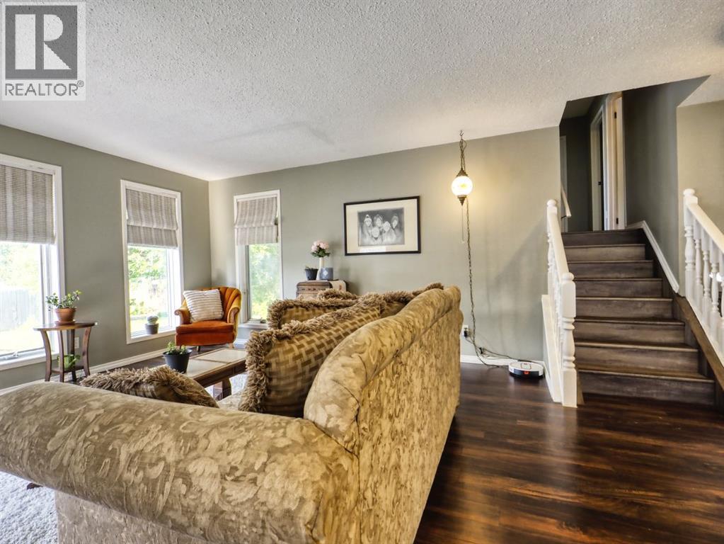 245 9 Street SE - 18