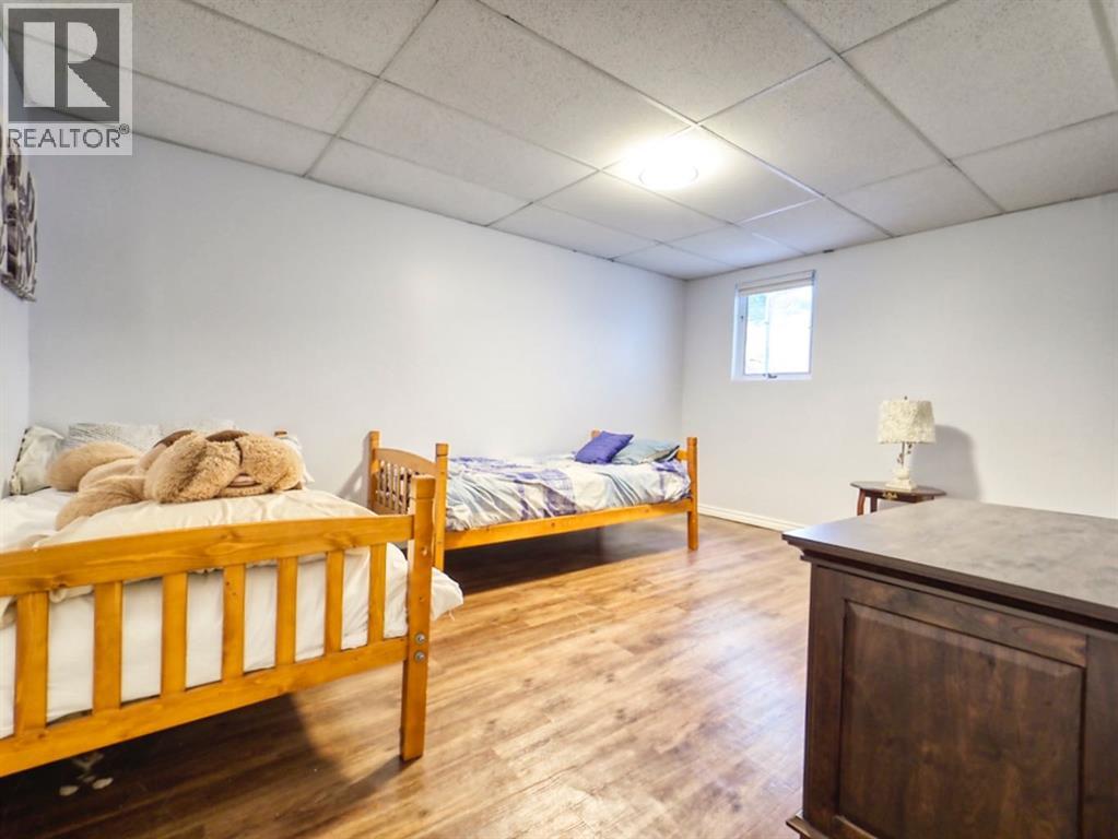 245 9 Street SE - 36