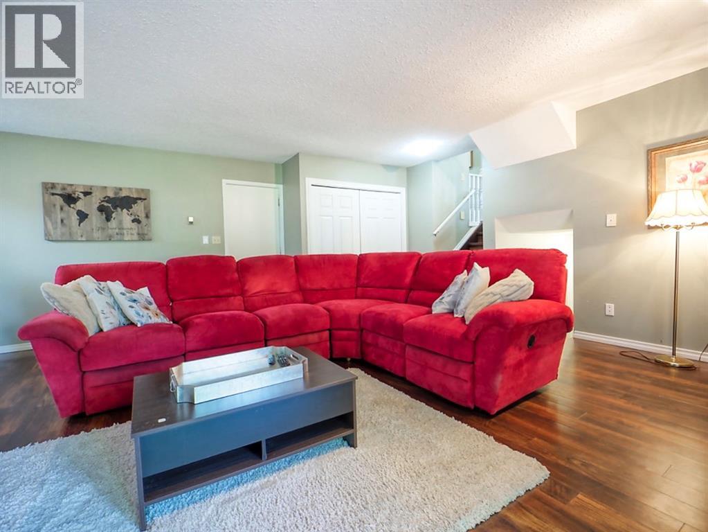 245 9 Street SE - 24