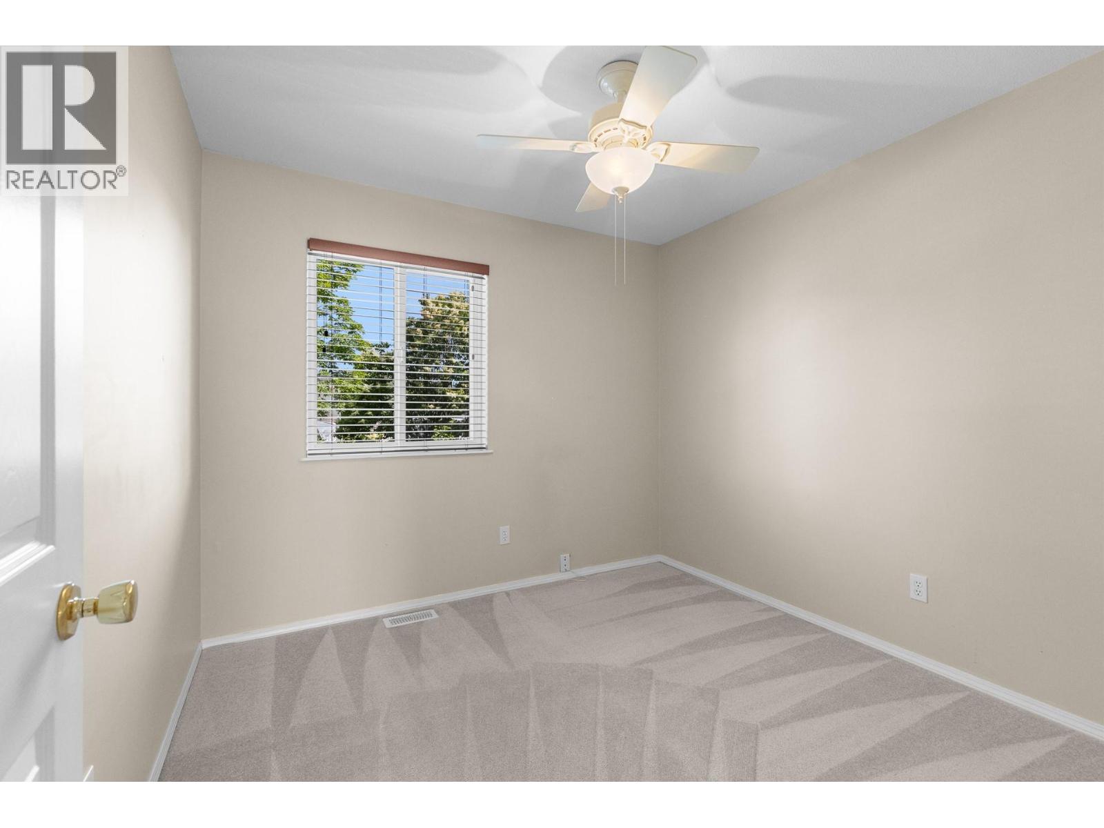 #10 1800 Parkview Crescent - 33