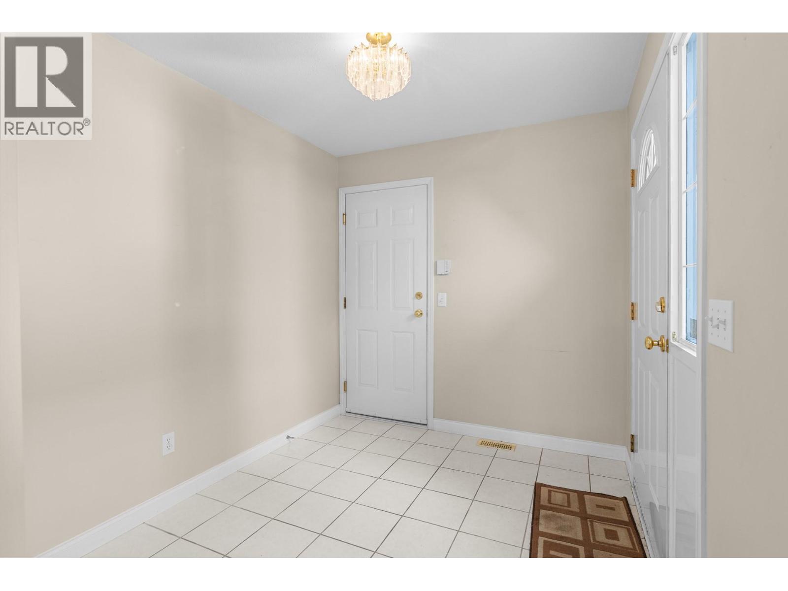 #10 1800 Parkview Crescent - 9