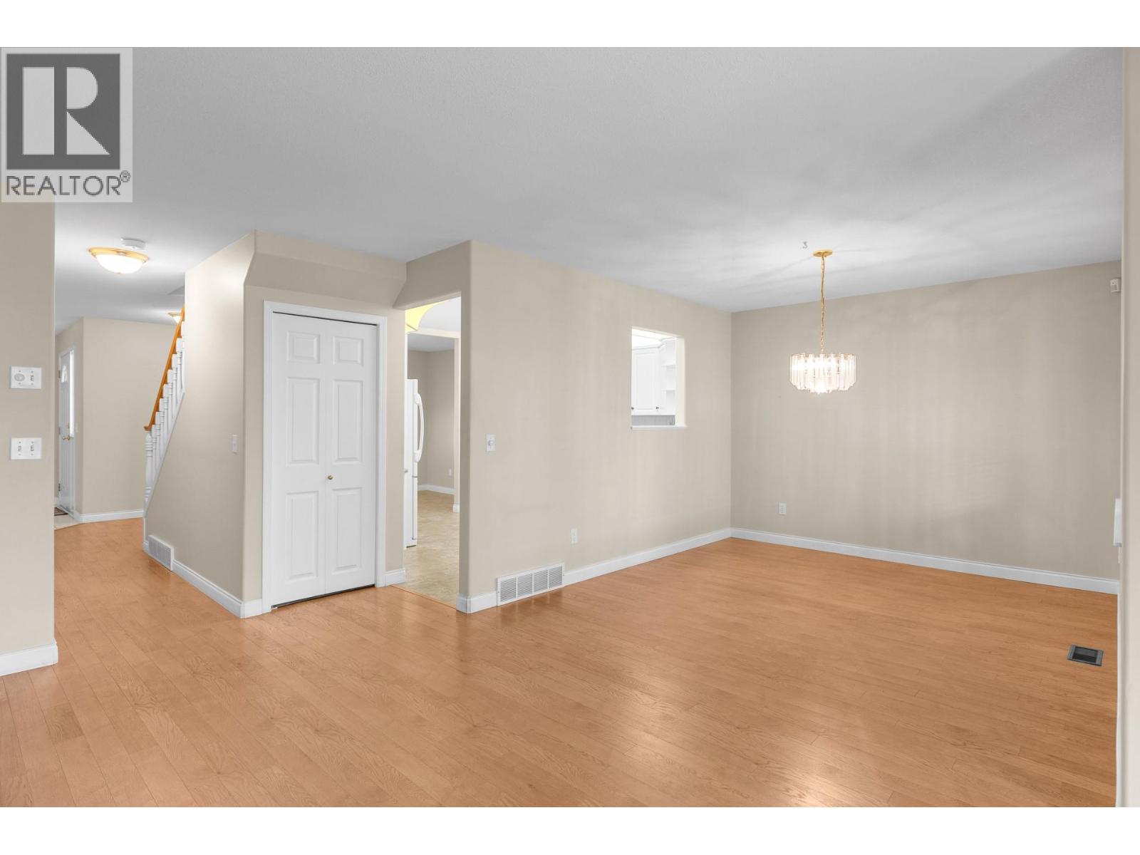 #10 1800 Parkview Crescent - 21