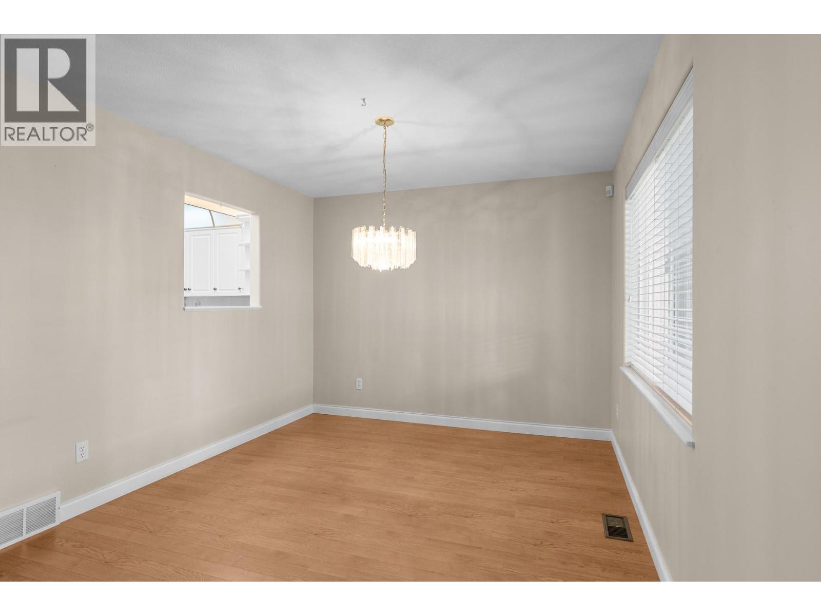 #10 1800 Parkview Crescent - 22