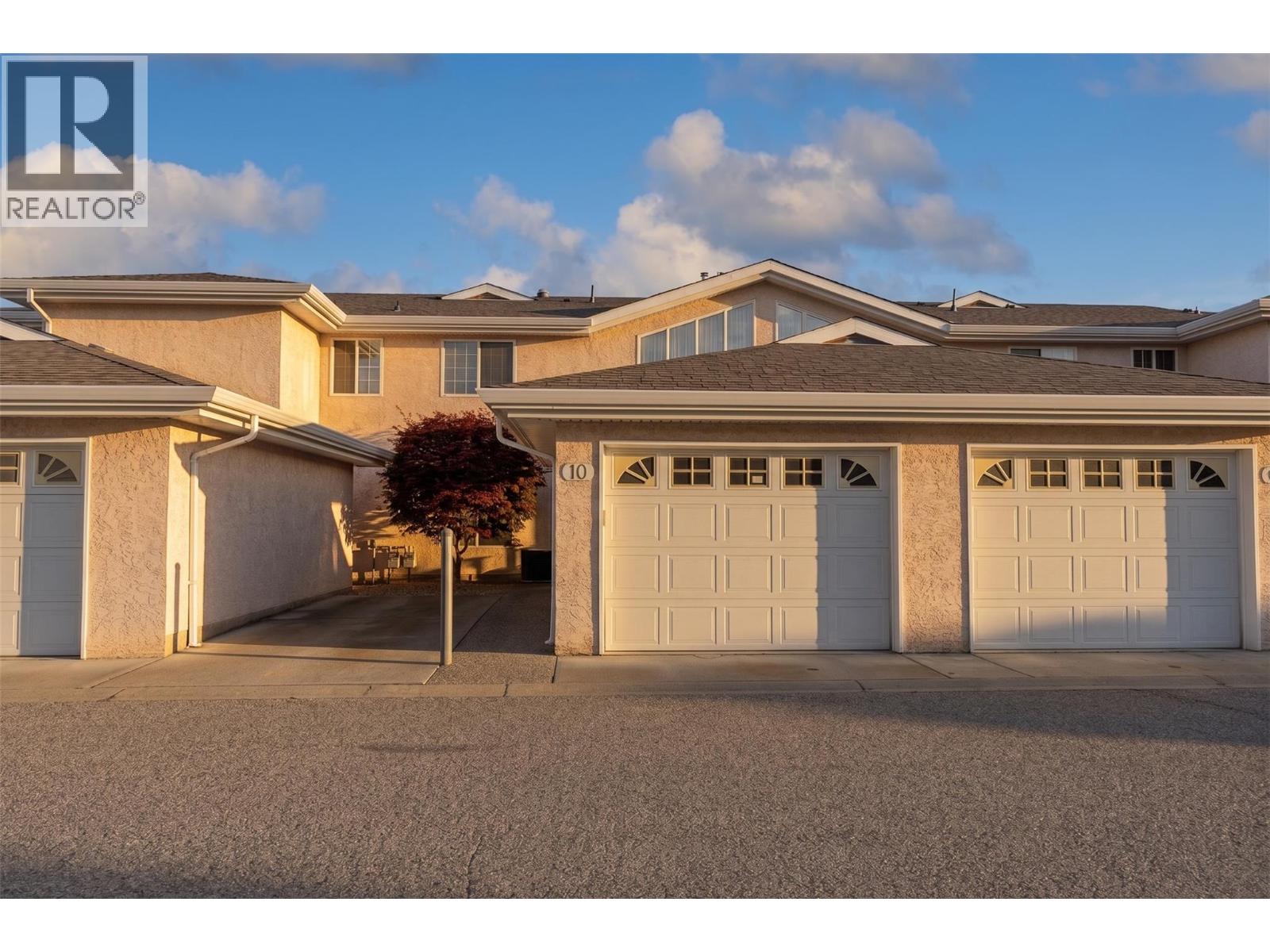 #10 1800 Parkview Crescent - 2