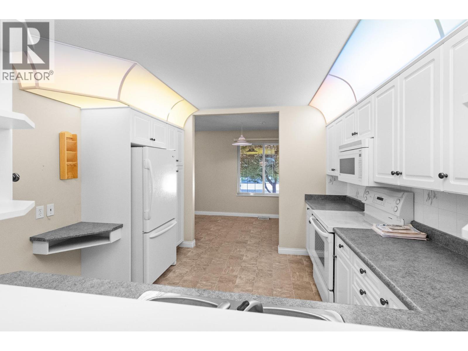 #10 1800 Parkview Crescent - 24