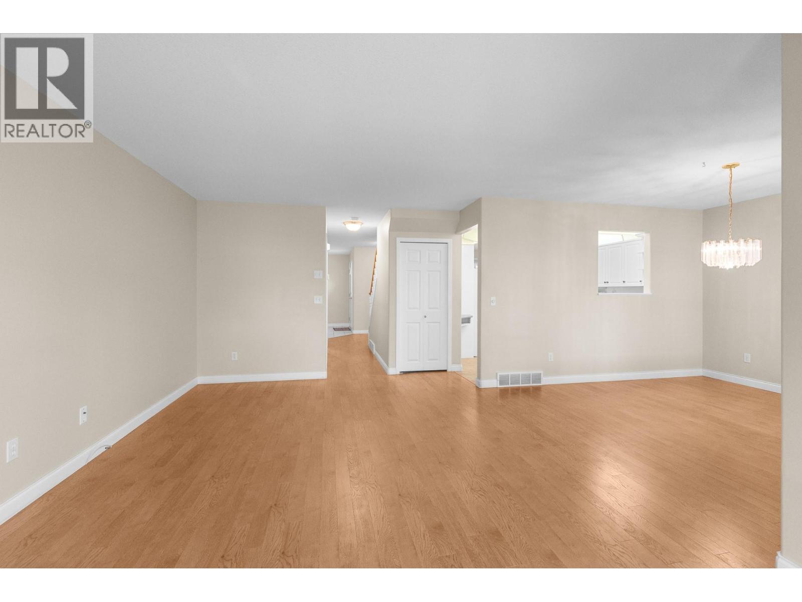 #10 1800 Parkview Crescent - 25