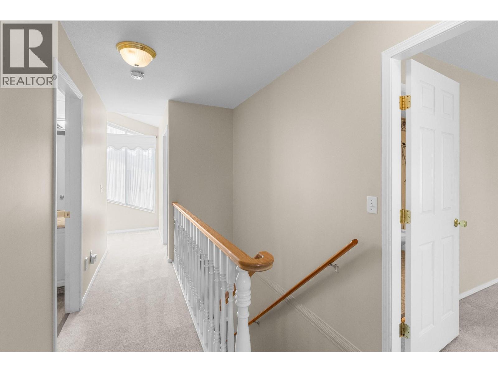 #10 1800 Parkview Crescent - 27