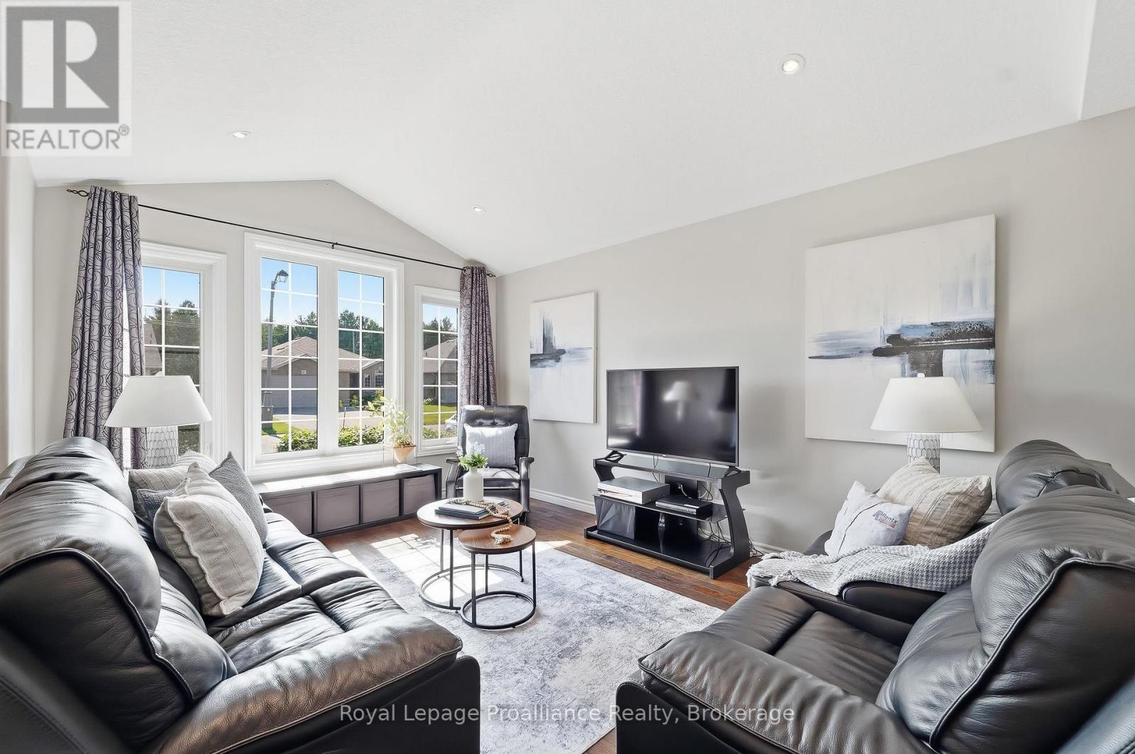 35 WARD DRIVE - Image 10