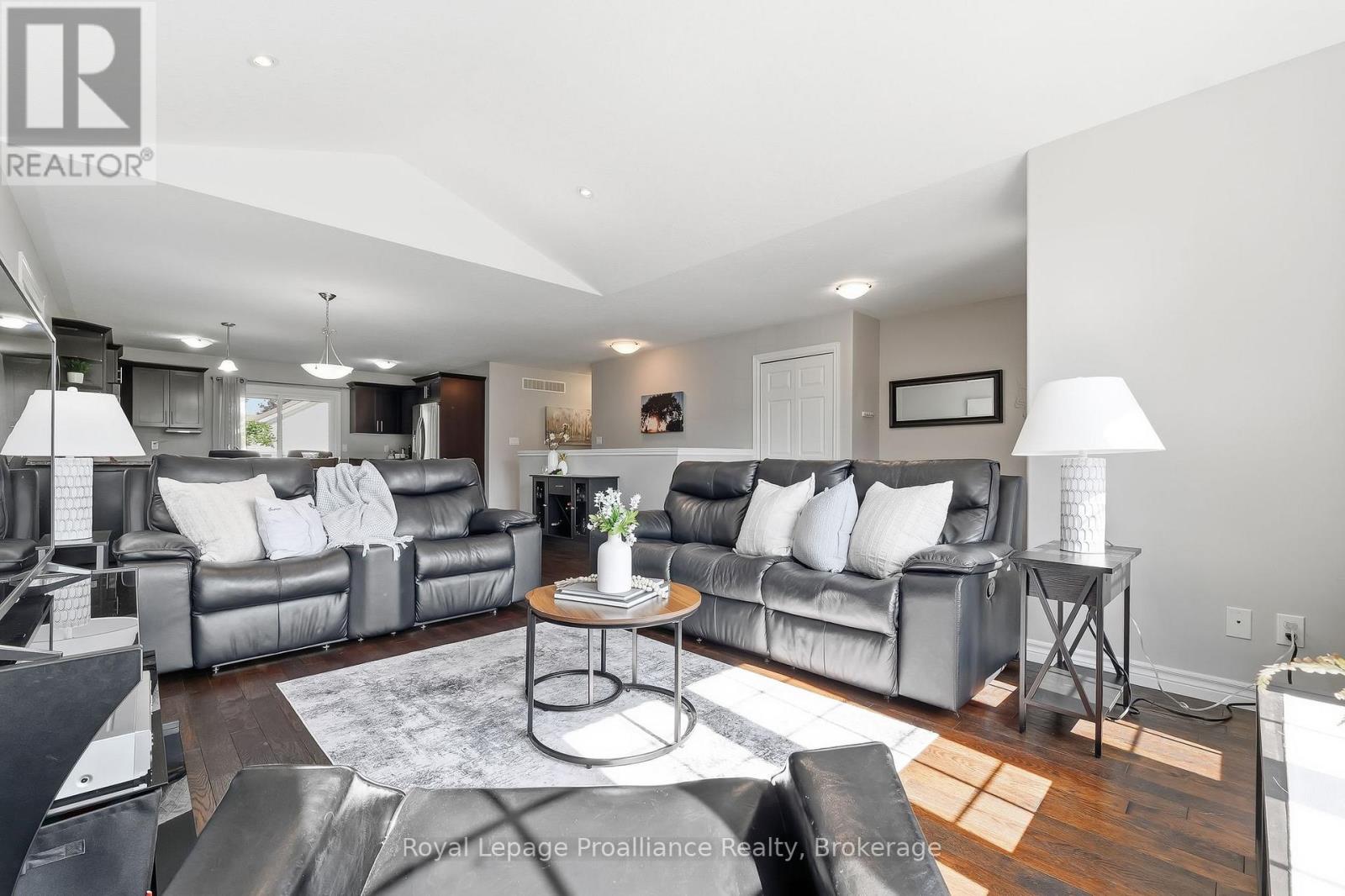35 WARD DRIVE - Image 11