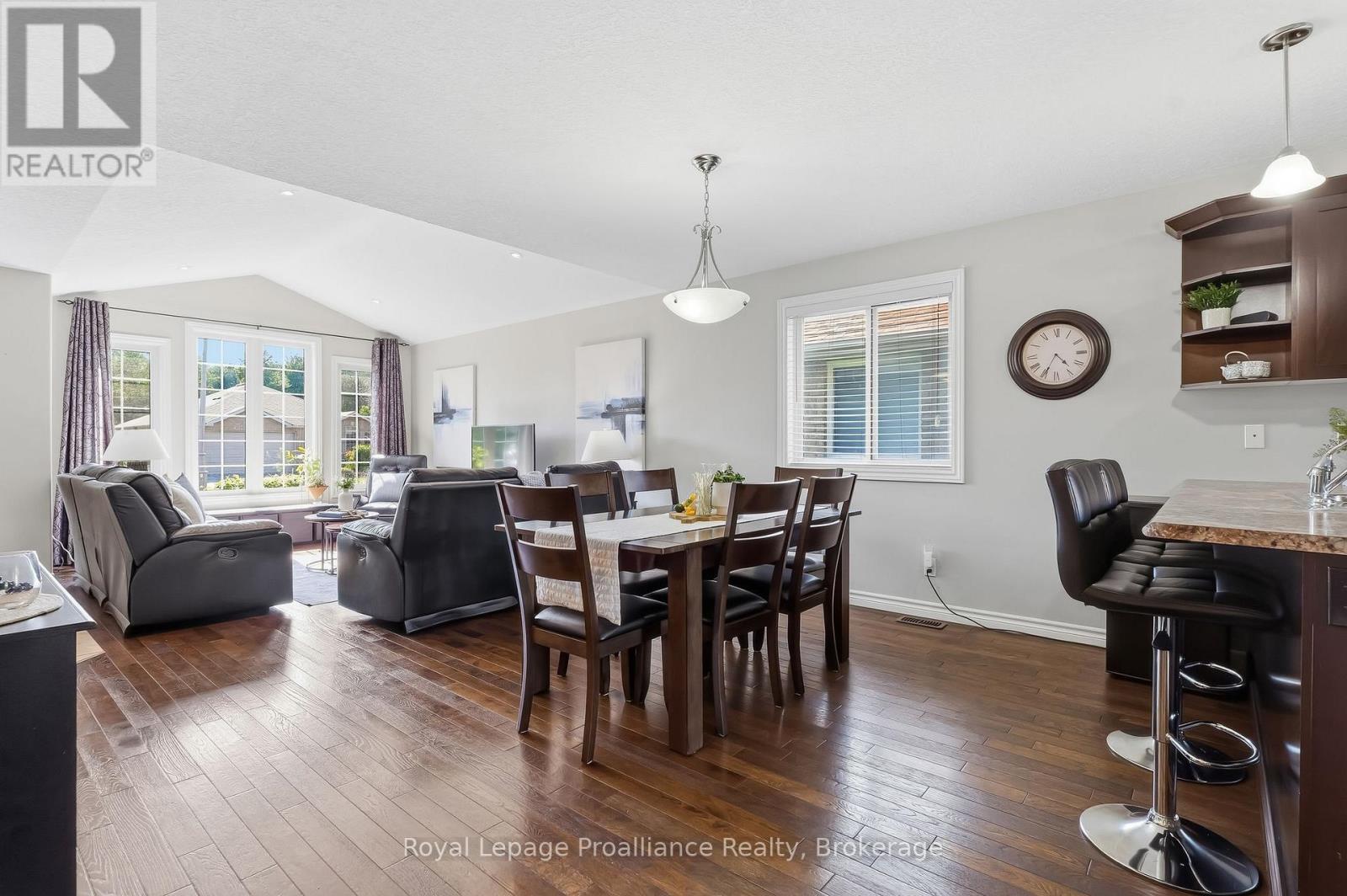 35 WARD DRIVE - Image 13