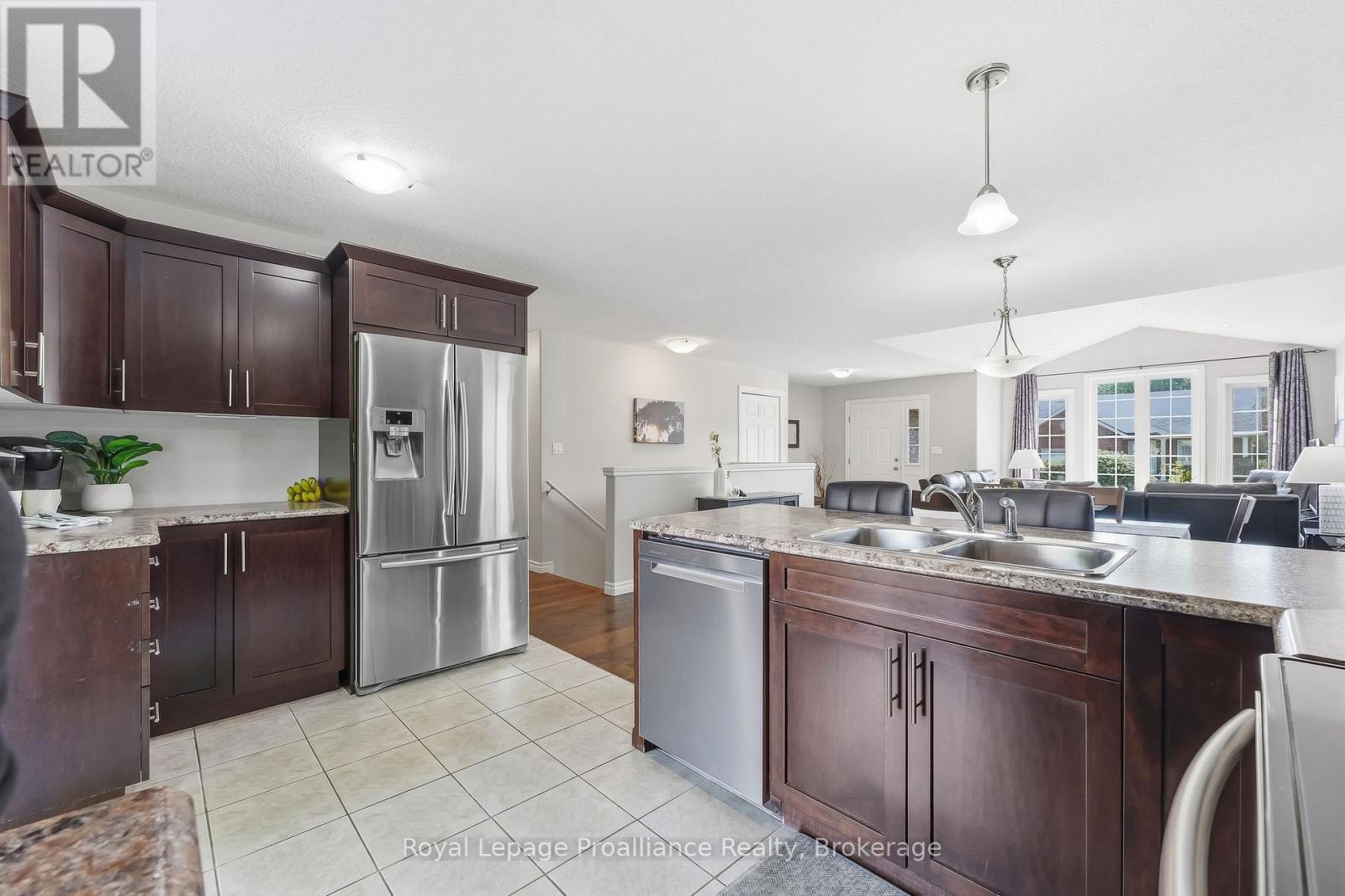 35 WARD DRIVE - Image 20