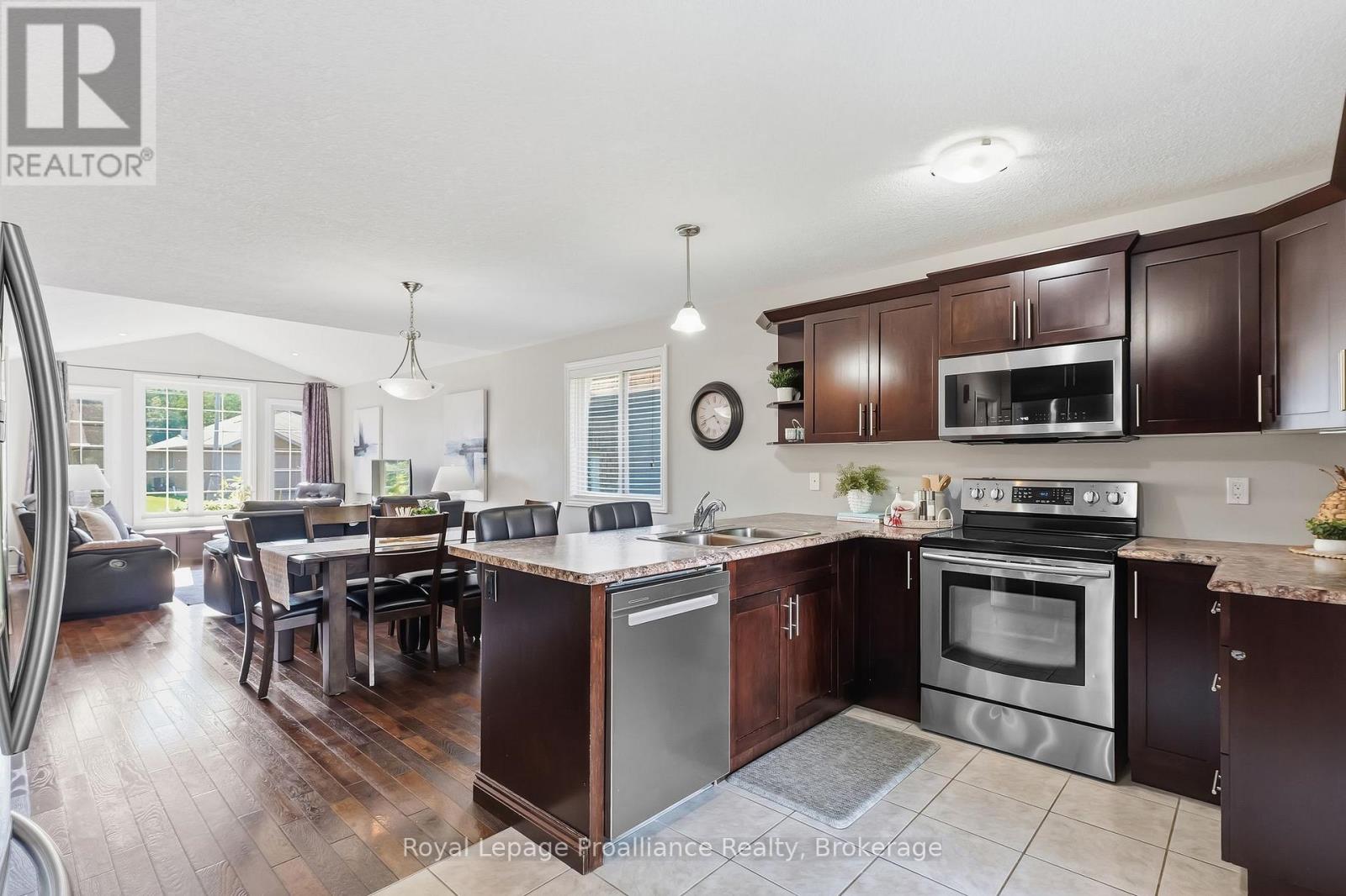 35 WARD DRIVE - Image 22