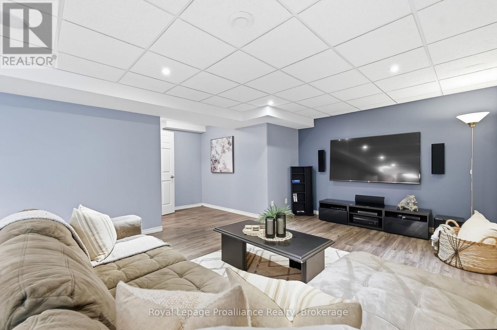 35 WARD DRIVE - Image 30