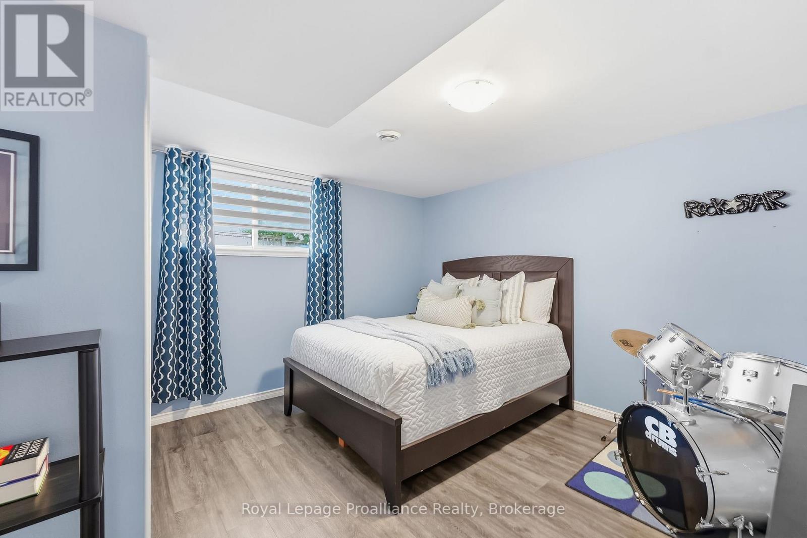 35 WARD DRIVE - Image 35
