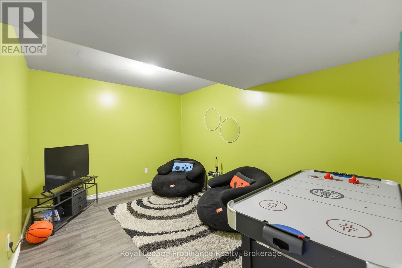 35 WARD DRIVE - Image 37