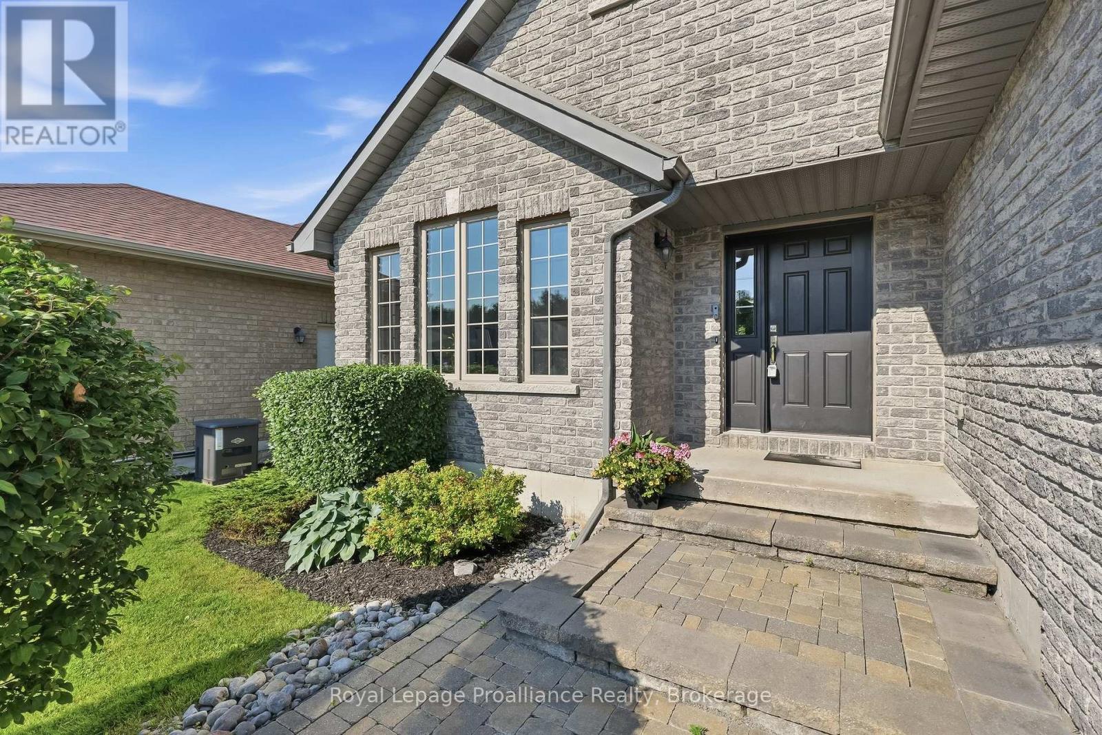 35 WARD DRIVE - Image 4