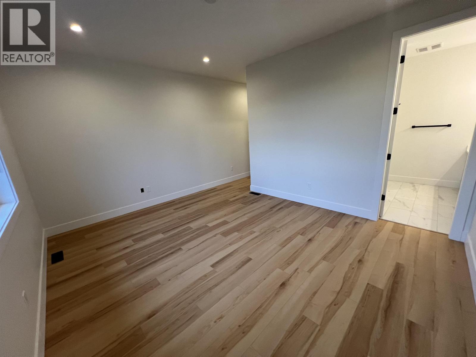 10712 114A AVENUE - Image 24