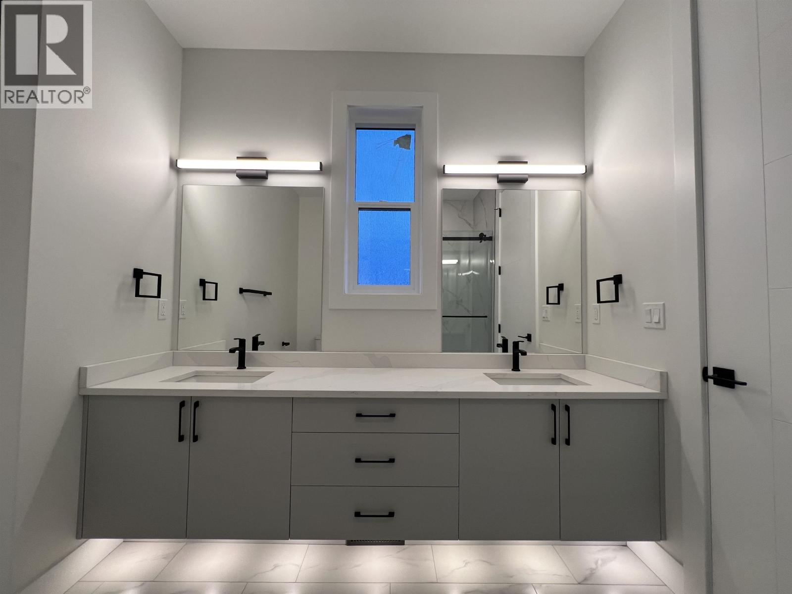 10712 114A AVENUE - Image 27