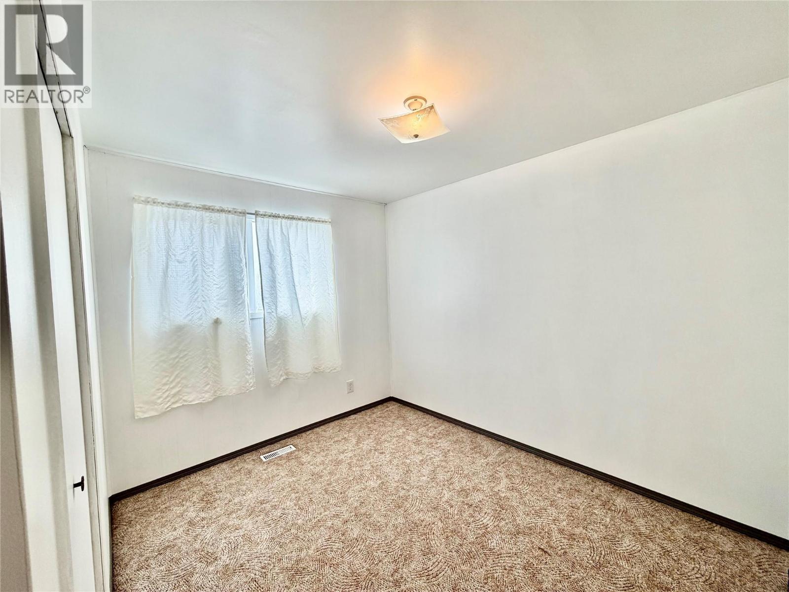 16589 203 Road - Image 22