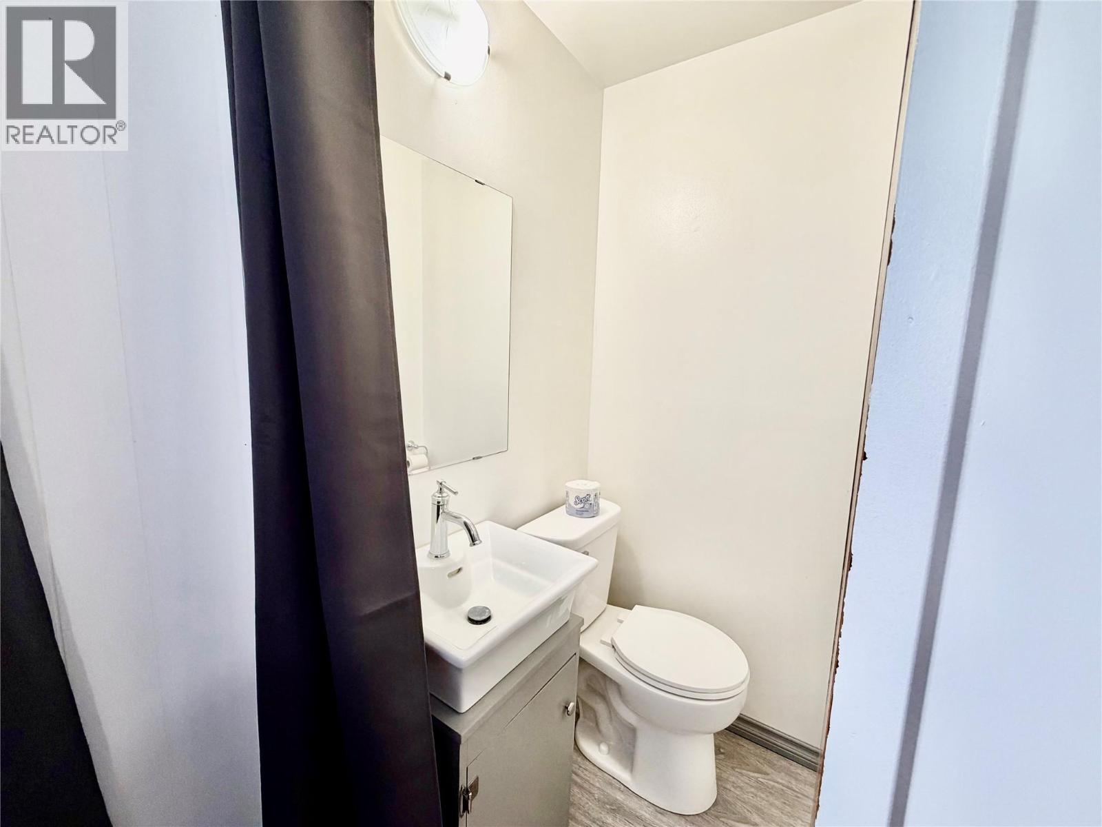 16589 203 Road - Image 20