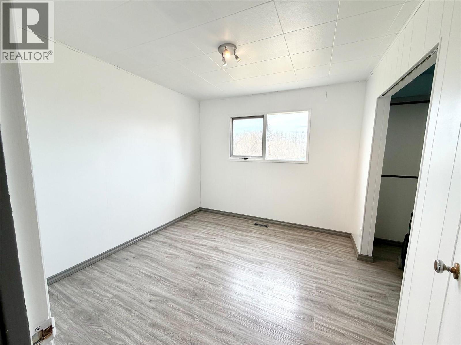 16589 203 Road - Image 21