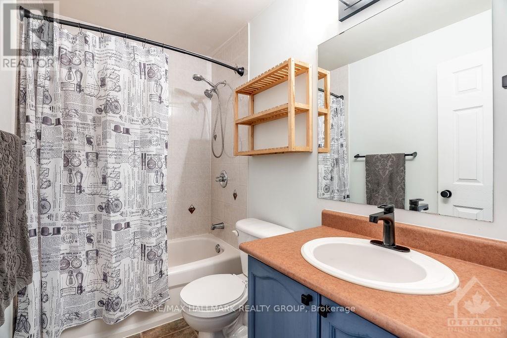 3 Bed, 2 Bath House for Rent in Ottawa – 13 UPNEY DRIVE, Ottawa – MLS# X13553606 - Image 19