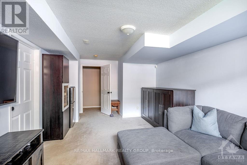 3 Bed, 2 Bath House for Rent in Ottawa – 13 UPNEY DRIVE, Ottawa – MLS# X13553606 - Image 24