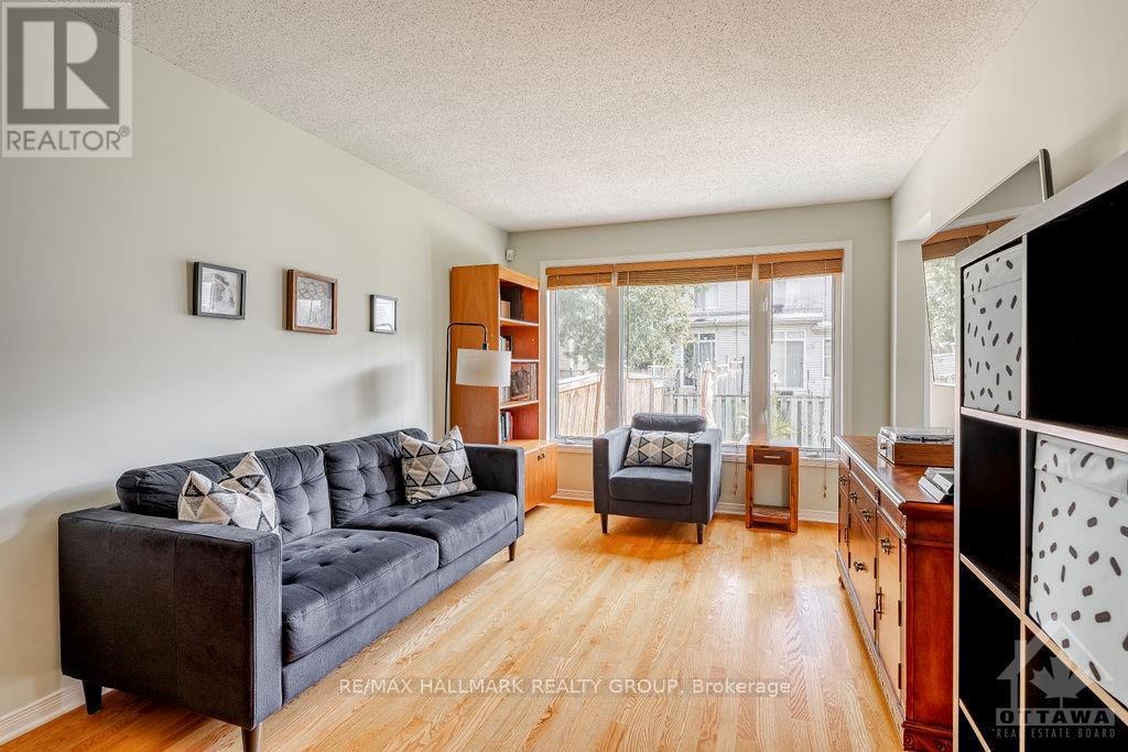 3 Bed, 2 Bath House for Rent in Ottawa – 13 UPNEY DRIVE, Ottawa – MLS# X13553606 - Image 6
