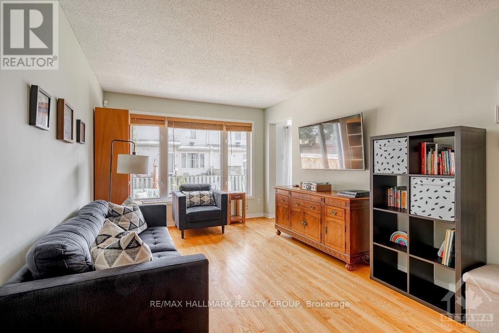 3 Bed, 2 Bath House for Rent in Ottawa – 13 UPNEY DRIVE, Ottawa – MLS# X13553606 - Image 7