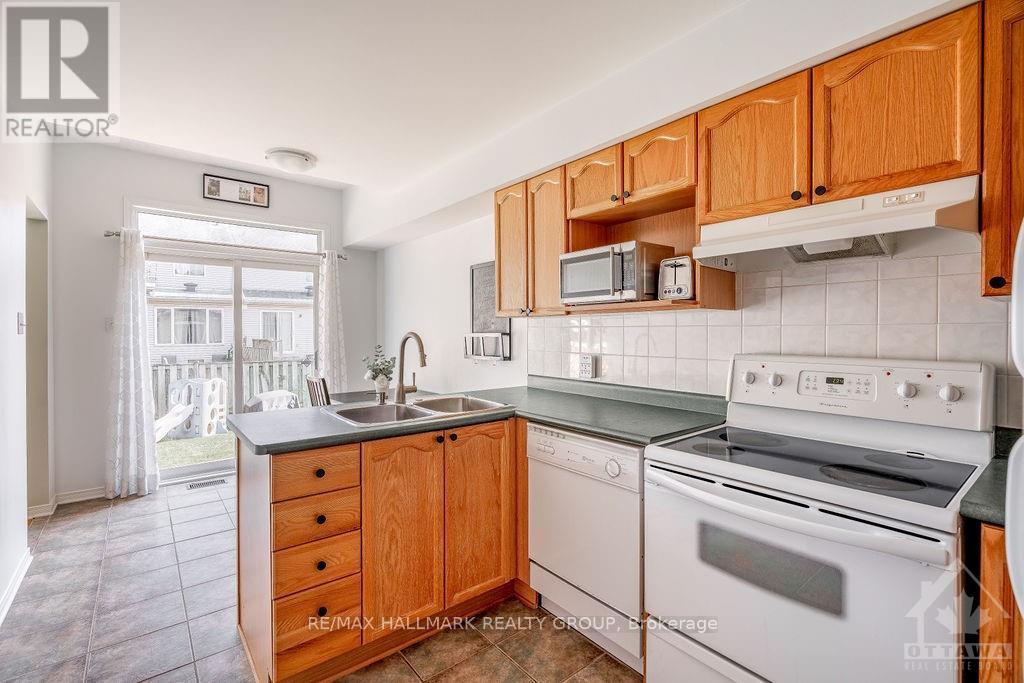 3 Bed, 2 Bath House for Rent in Ottawa – 13 UPNEY DRIVE, Ottawa – MLS# X13553606 - Image 9