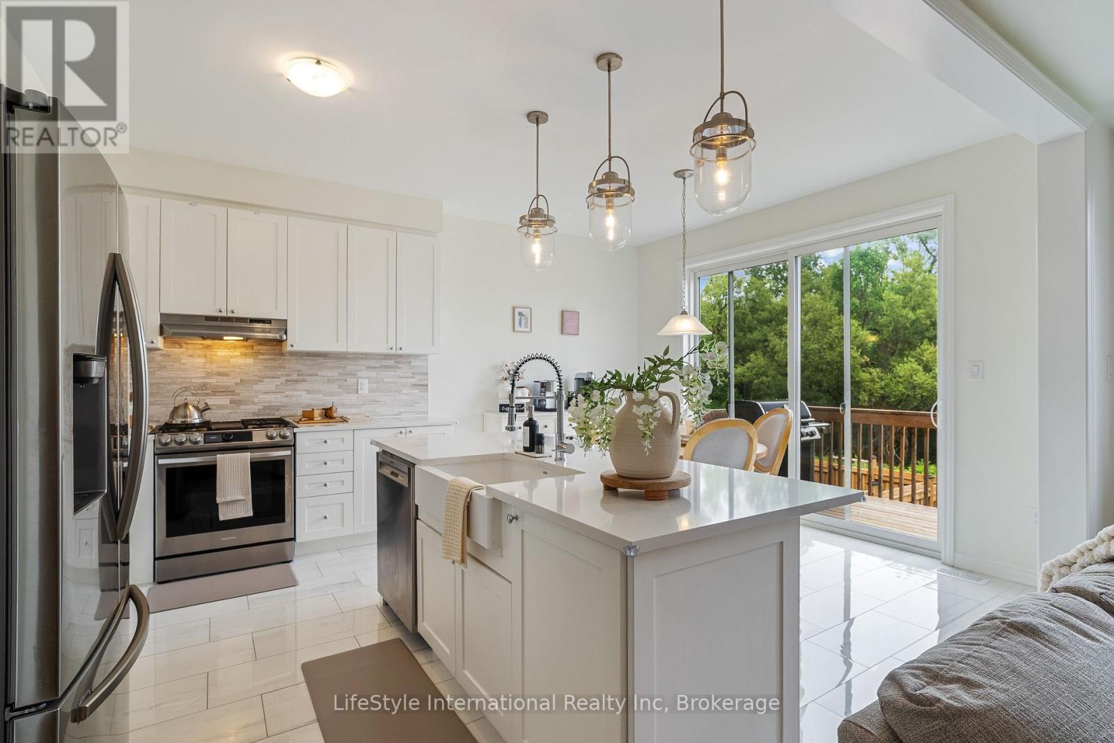 68 BARKERVILLE DRIVE - 16