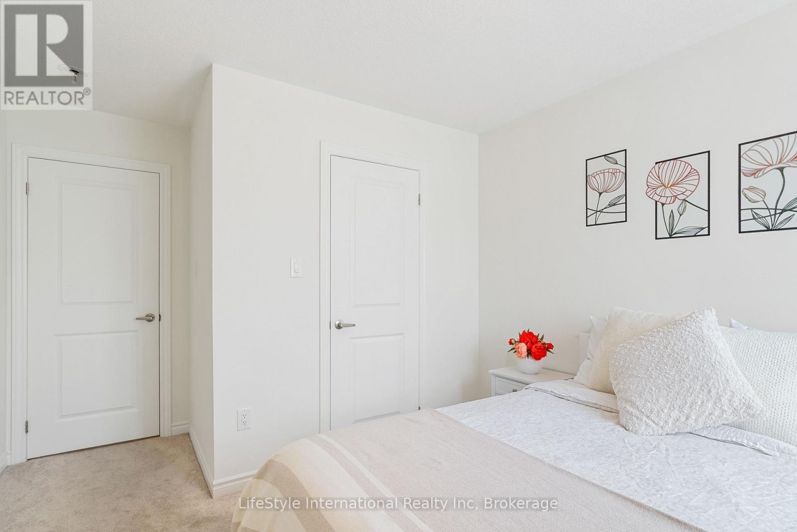 68 BARKERVILLE DRIVE - 31