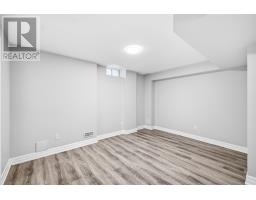 527 Halo Street, Oshawa, ON L1L0H9 Photo 9