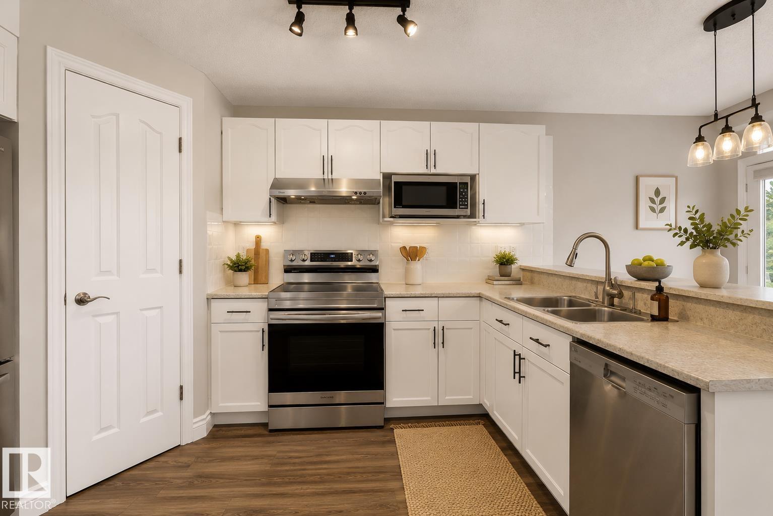 13540 141 AV NW - 6