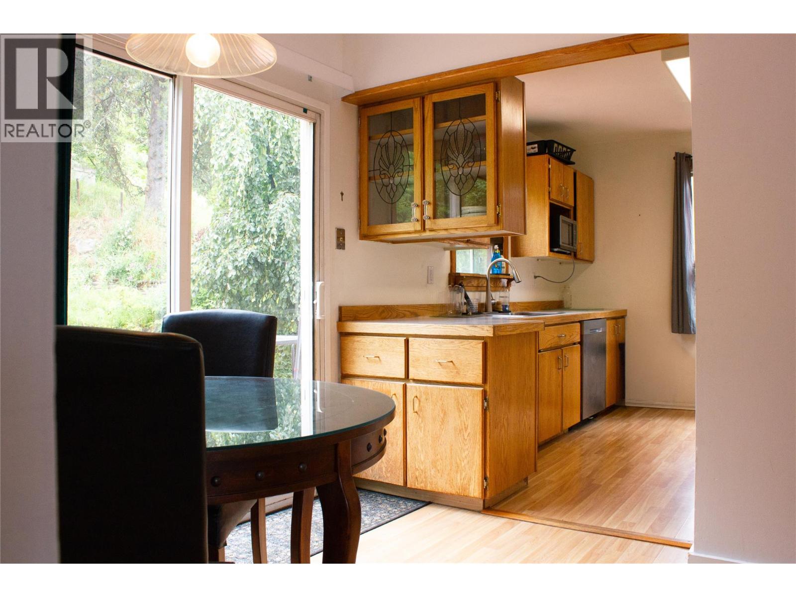 2170 Thompson Avenue, Rossland — photo 3
