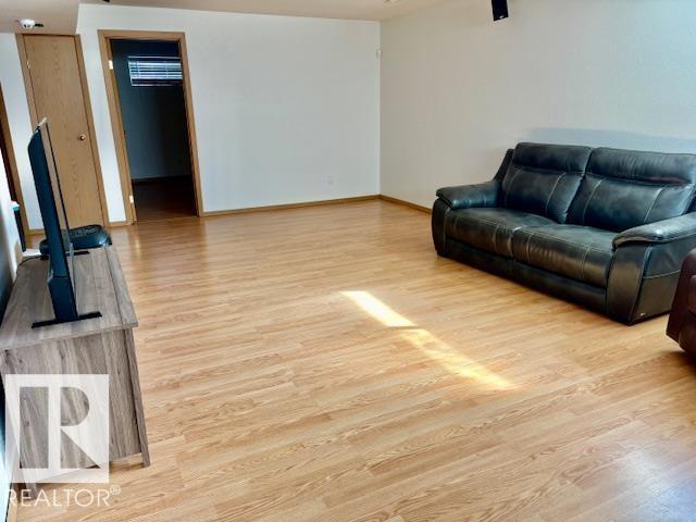 5609 45A ST - 22