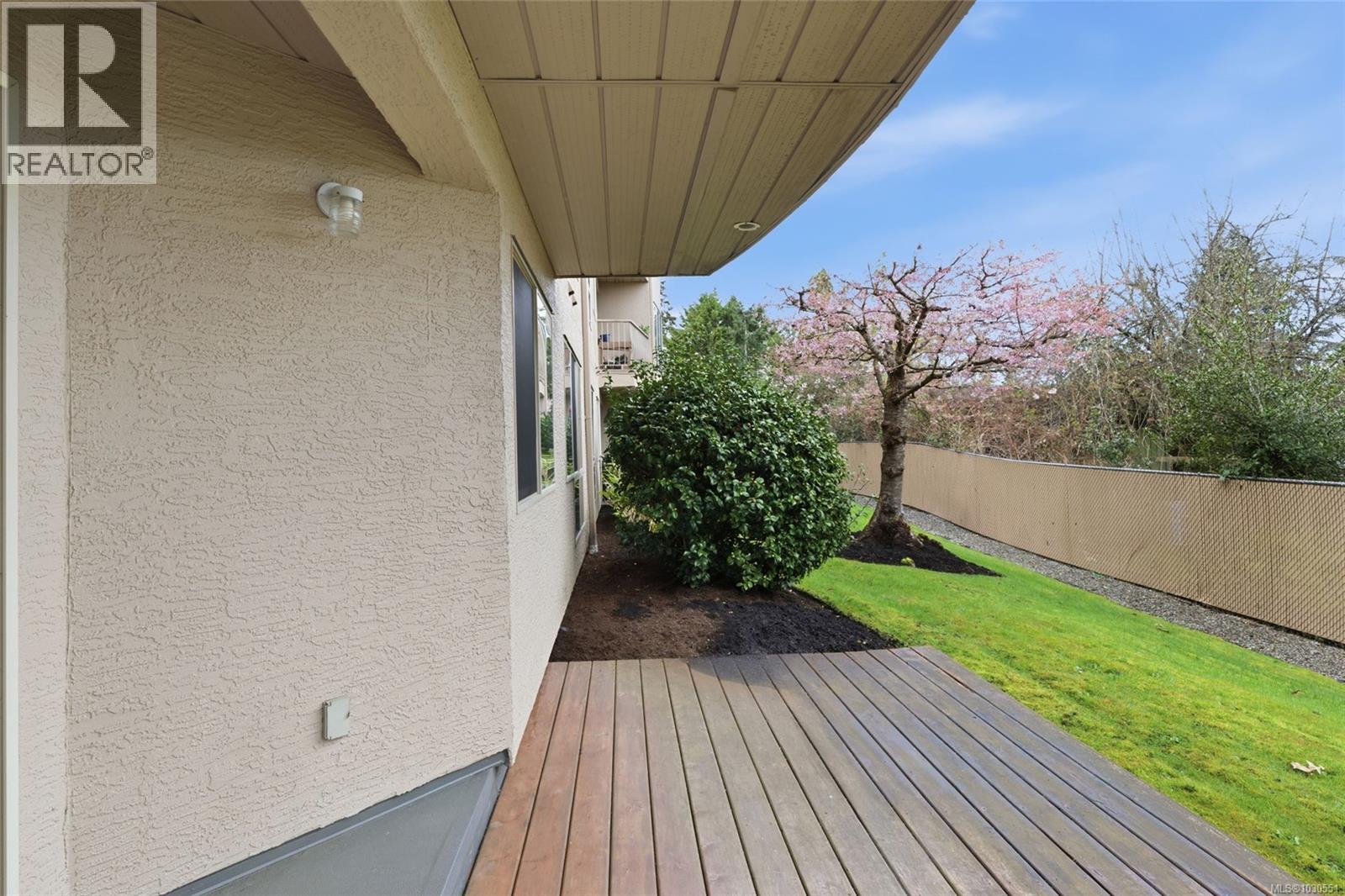 #106 335 Hirst Ave W - 17
