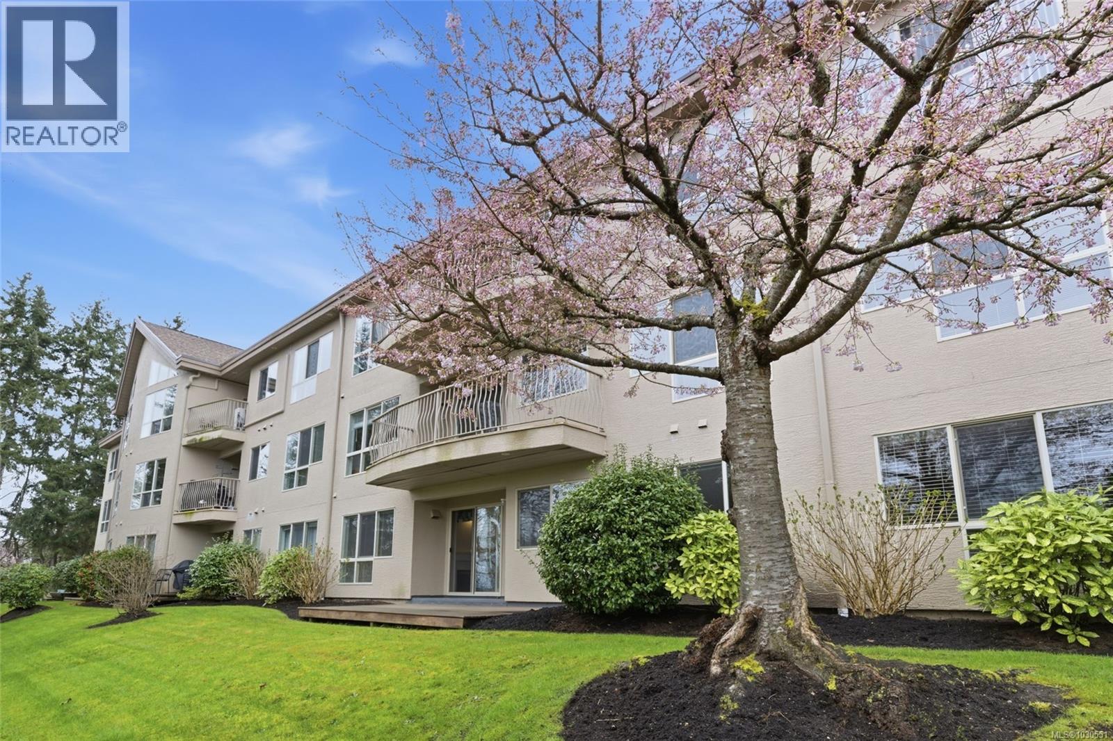 #106 335 Hirst Ave W - 18