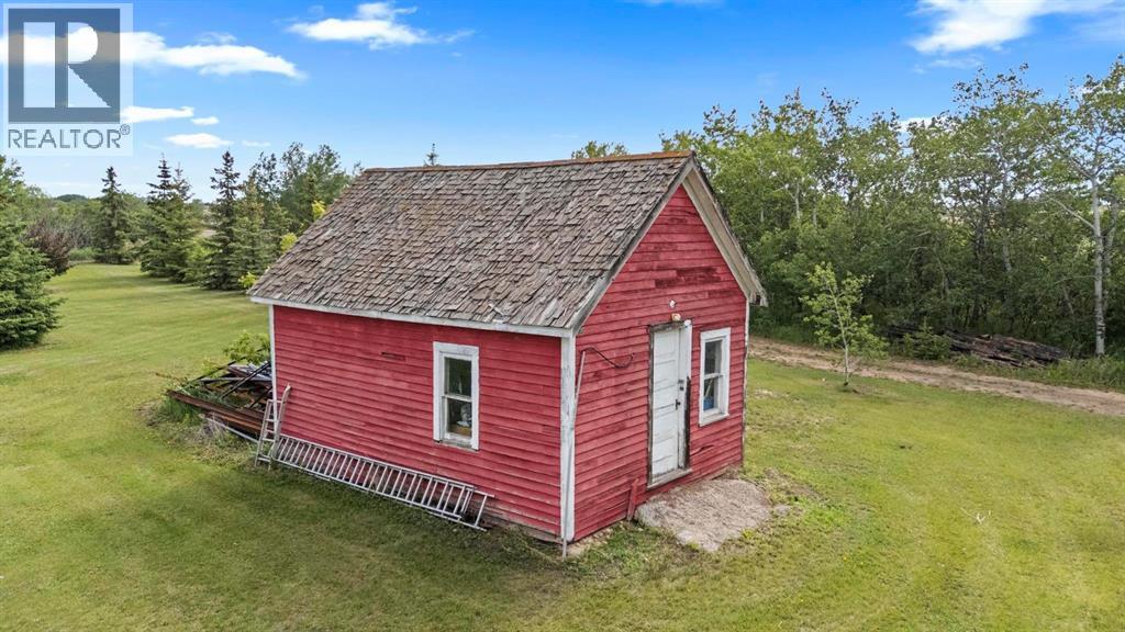 10 Railway Avenue N - 32
