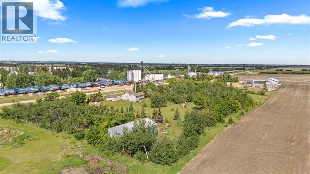 10 Railway Avenue N - 27