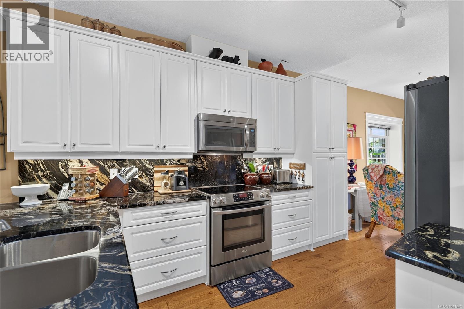 #5 161 Shelly Rd - 8